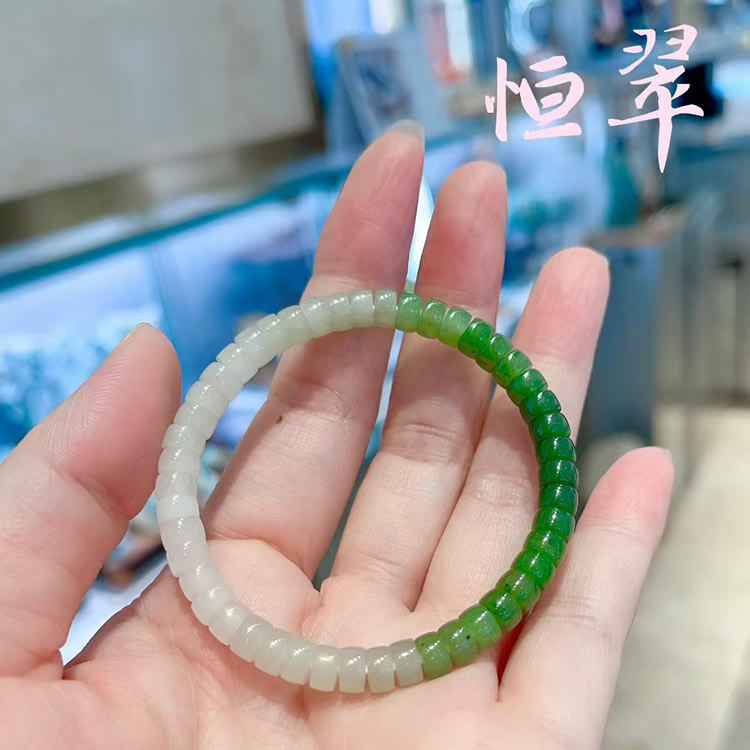 千里江山⛰️渐变手串已到货！-恒翠珠宝有限公司